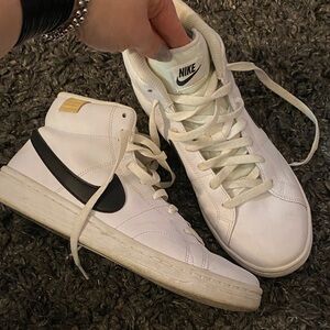 Nike Men's Court Royale 2 Mid White High-Top Sneakers size 9.5